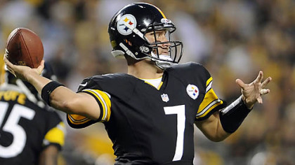 Steelers quarterback Ben Roethlisberger looks to pass against the Colts in the first quarter at Heinz Field.