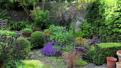 A view of the garden of Mary and Gordon Hayward at their stone cottage in Cotswold Hills, England.