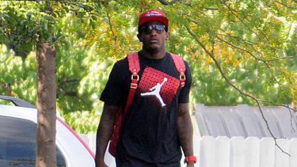 Steelers wide receiver Mike Wallace arrives at the South Side facility.
