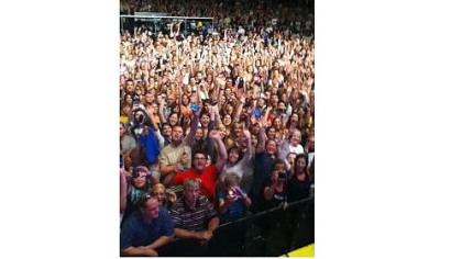 Train singer Pat Monahan turned his cellphone on the crowd and tweeted eight pictures, including this one.