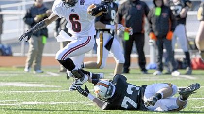 Dravon Henry (6) is one of five returning all-conference players for Aliquippa.