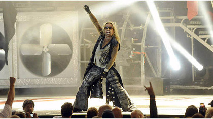 Vince Neil leads Motley Crue at First Niagara Pavilion Sunday night.