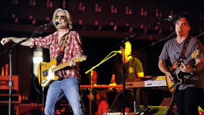 Hall and Oates open their sold-out concert with the 1977 hit "Maneater" at Stage AE.