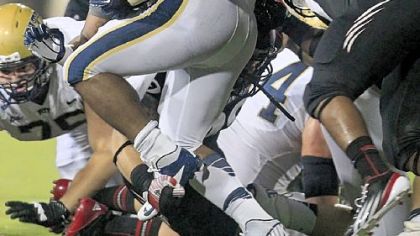Running back Rushel Shell (4) and Pitt's offense have struggled to find the end zone in two games.