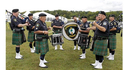The Pittsburgh Police Emerald Society Pipes and Drums.