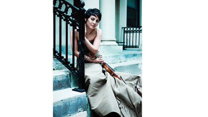 Violinist Anne Akiko Meyers will perform with the Pittsburgh Symphony Orchestra Dec. 7 and 9 at Heinz Hall.