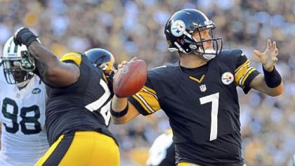 Steelers quarterback Ben Roethlisberger gets ready to pass against the Jets in the second quarter Sunday at Heinz Field.