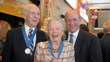 Henry and Elsie Hillman with Sy Holzer.