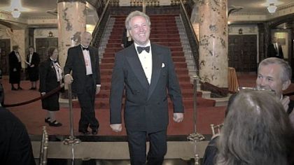Maestro Honeck arriving at dinner.