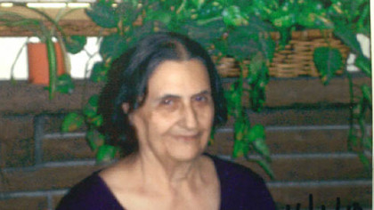 Lois Benedette, 75
