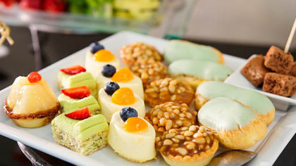 Dessert table treats