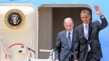 Mr. Specter accompanies President Barack Obama in June 2010 on a visit to Pittsburgh.