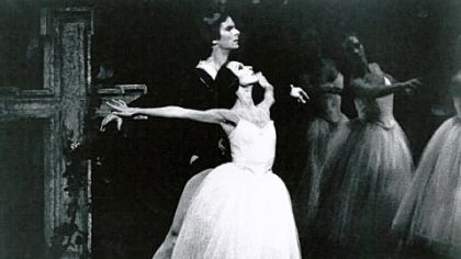 Marianna Tcherkassky as Giselle, with Kevin McKenzie as Albrecht, in an American Ballet Theatre production in the late 1980s.