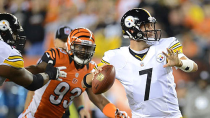 Steelers quarterback Ben Roethlisberger drops back to pass against the Bengals.