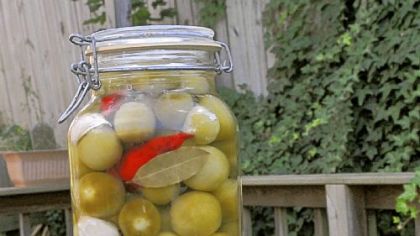 Two liters of pickled green tomatoes.