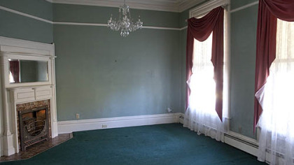 The front sitting room.