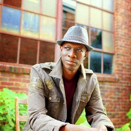 Blues musician Keb Mo will perform tonight at the Palace Theatre in Greensburg.