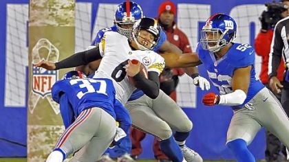 Steelers kicker Shaun Suisham is stopped short of the end zone on a fake field-goal attempt against the Giants in the fourth quarter Sunday at MetLife Stadium in East Rutherford, N.J.