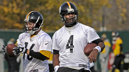 Steelers quarterbacks Charlie Batch and Byron Leftwich practice Wednesday at the team's South Side facility.