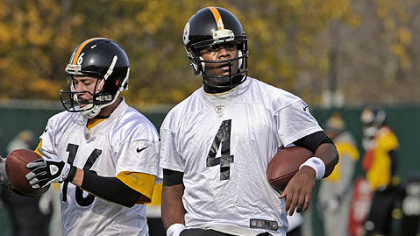 Steelers quarterbacks Charlie Batch and Byron Leftwich practice Wednesday at the team's South Side facility.