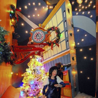 One of the Pittsburgh-themed windows at Macys Downtown depicts the store's century-old iconic clock.