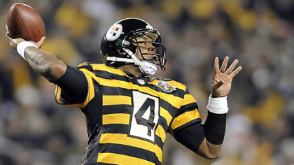 Steelers quarterback Byron Leftwich drops back to pass against the Ravens in the first quarter at Heinz Field.