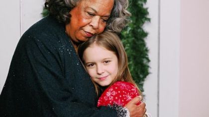 Della Reese with Izabela Vidovic on GMC's "the Christmas Angel," premiering tonight.