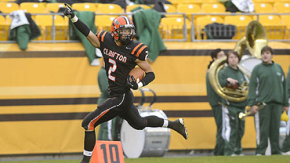 Santeaun Sims scores in Clairton's 58-21 win Friday against Sto-Rox at Heinz Field.