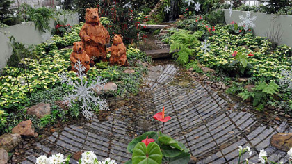 'Ziva' paperwhites and 'Red Victory' Anthurium are featured in the East Room.