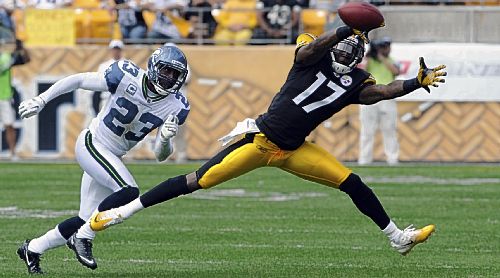 Wallace, Mendenhall take lineup shuffling in stride