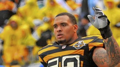 Steelers center Maurkice Pouncey watches a field-goal kick in the second quarter of the Steelers-Redskins game at Heinz Field on October 28.
