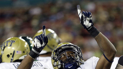 Pittsburgh running back Ray Graham celebrates after scoring on a one-yard touchdown run during the first quarter.