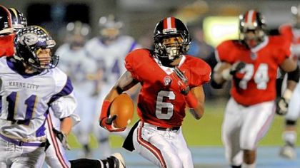 Aliquippa's Dravon Henry led a Quips rushing attack that gained 428 yards Friday.
