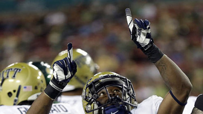 Pittsburgh running back Ray Graham celebrates after scoring on a one-yard touchdown run during the first quarter.