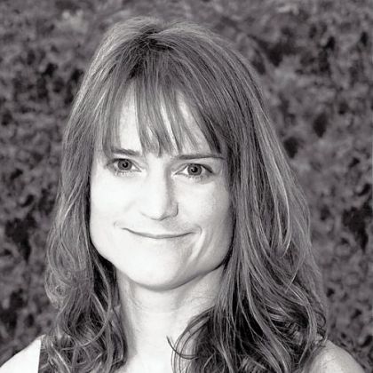 Sara Shepard Author