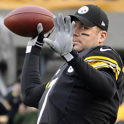 Ben Roethlisberger warms up before the game against the Chargers at Heinz Field.