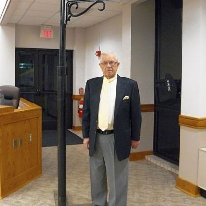 Moon Park gets a "Joe DeNardo Way," to honor the longtime, high-profile meteorologist for WTAE-TV, KDKA-TV, KDKA radio and the U.S. Air Force, photographed above with the street sign.