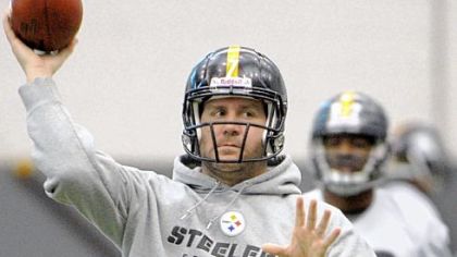 Steelers quarterback Ben Roethlisberger throws the ball in practice Wednesday at the team's South Side facility.
