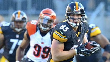 Heath Miller picks up a first down against the Bengals.